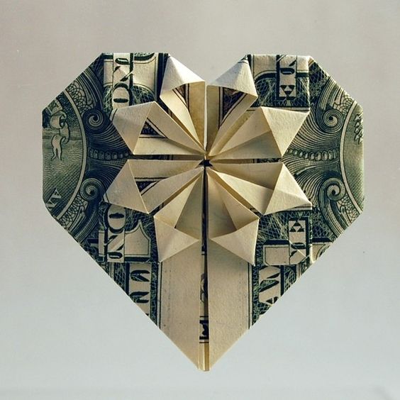 hacer un corazon origami con billete